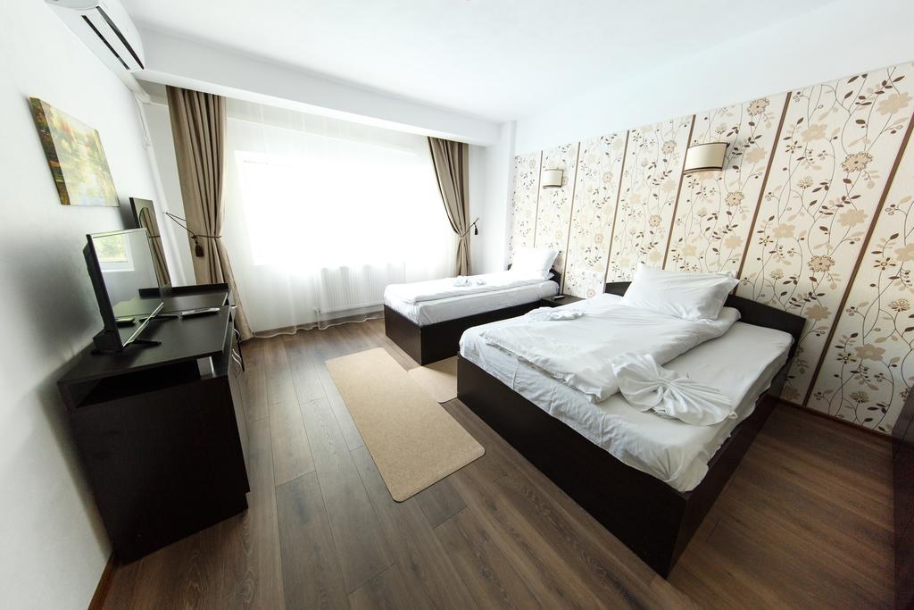 Sara'S Sons Hotel Baile Herculane Ngoại thất bức ảnh