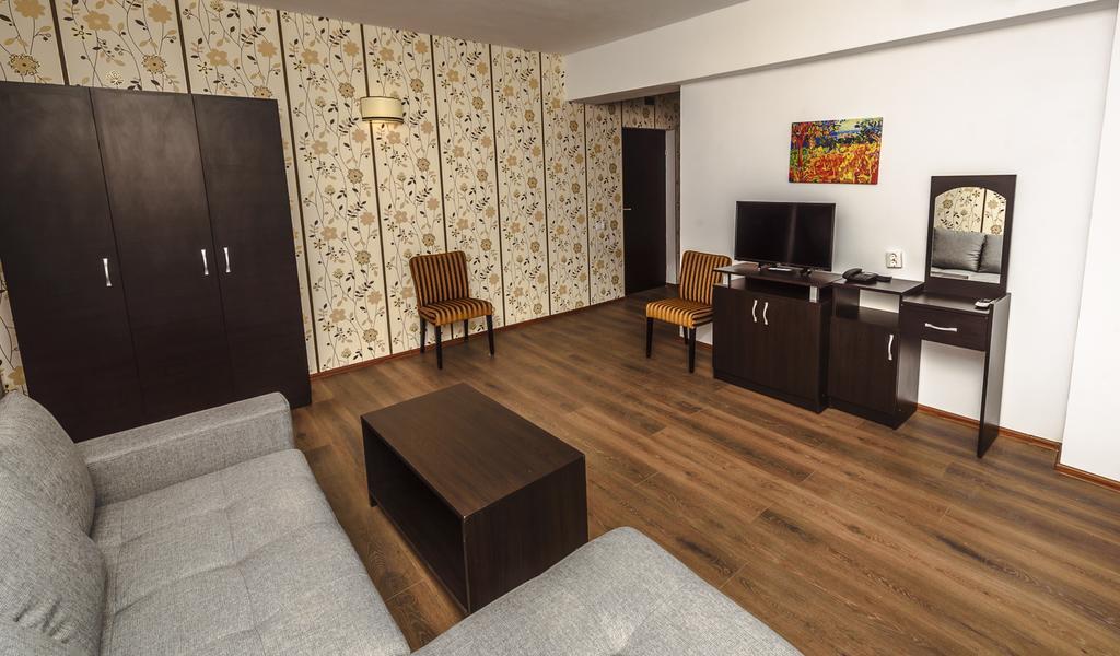 Sara'S Sons Hotel Baile Herculane Ngoại thất bức ảnh