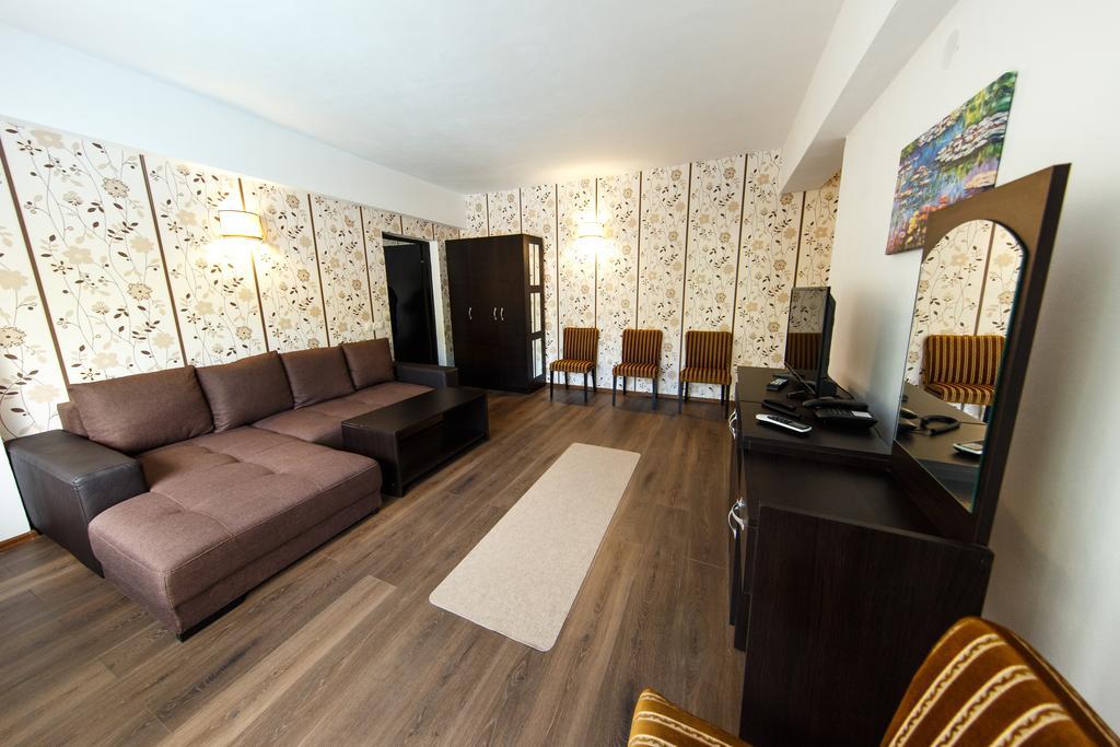 Sara'S Sons Hotel Baile Herculane Ngoại thất bức ảnh