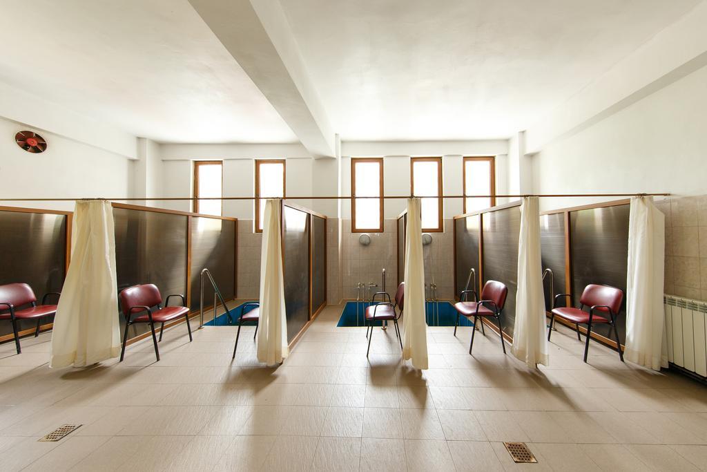 Sara'S Sons Hotel Baile Herculane Ngoại thất bức ảnh