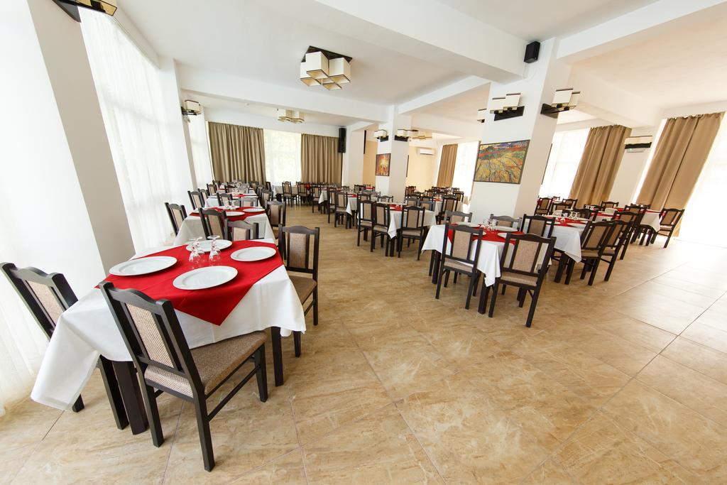 Sara'S Sons Hotel Baile Herculane Ngoại thất bức ảnh