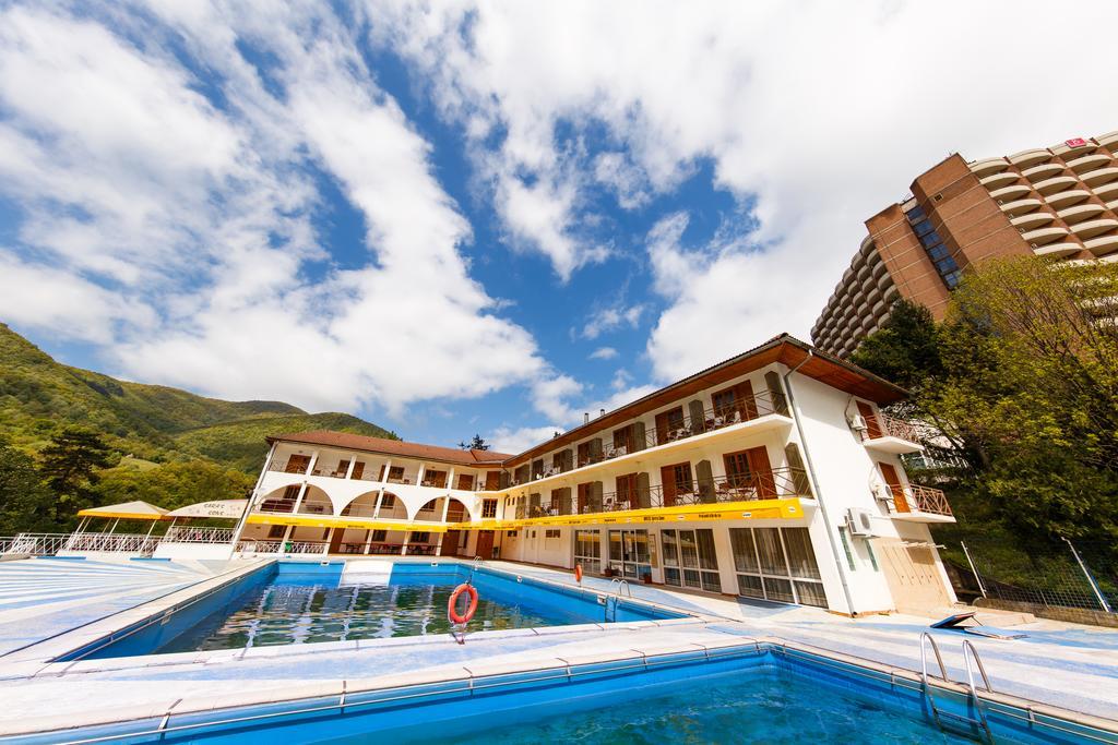 Sara'S Sons Hotel Baile Herculane Ngoại thất bức ảnh