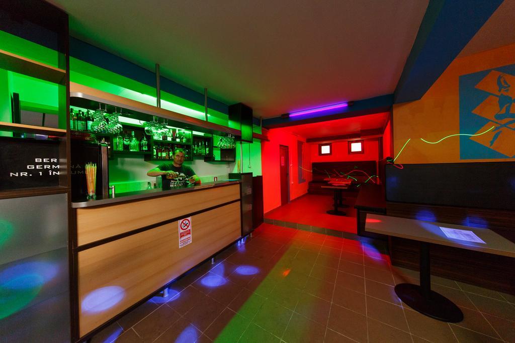 Sara'S Sons Hotel Baile Herculane Ngoại thất bức ảnh